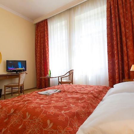 Galerie Royale Hotel Прага Екстериор снимка