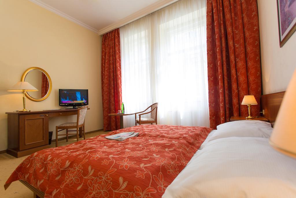 Galerie Royale Hotel Прага Екстериор снимка