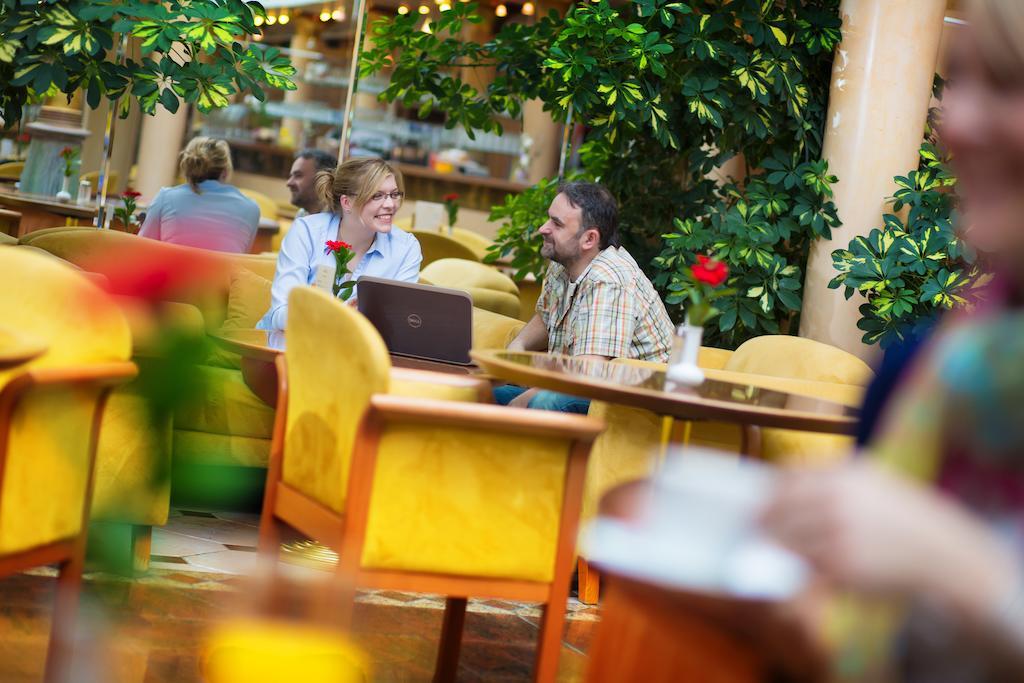 Galerie Royale Hotel Прага Екстериор снимка