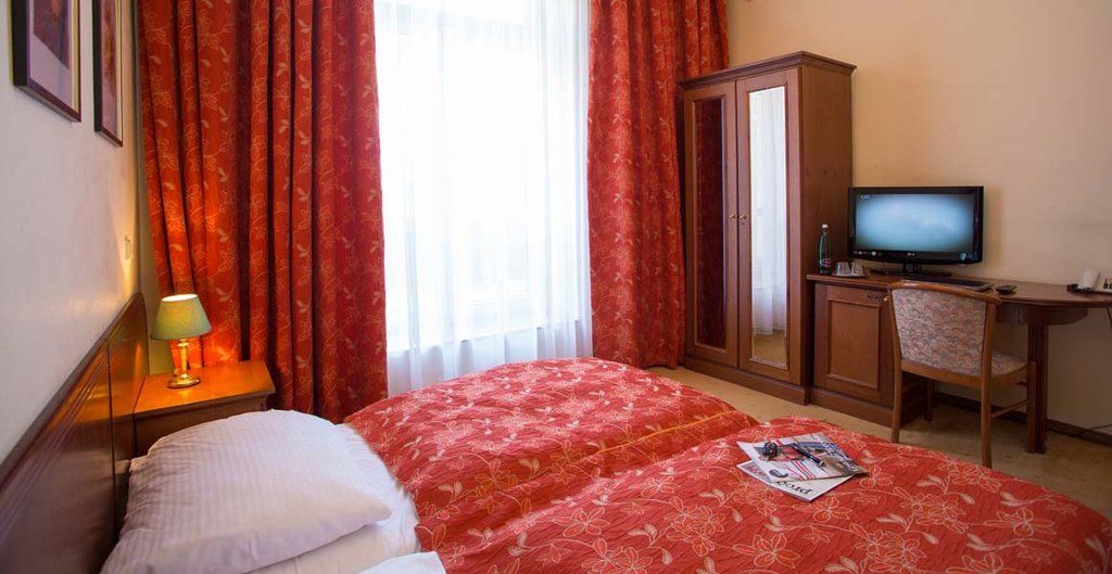 Galerie Royale Hotel Прага Екстериор снимка