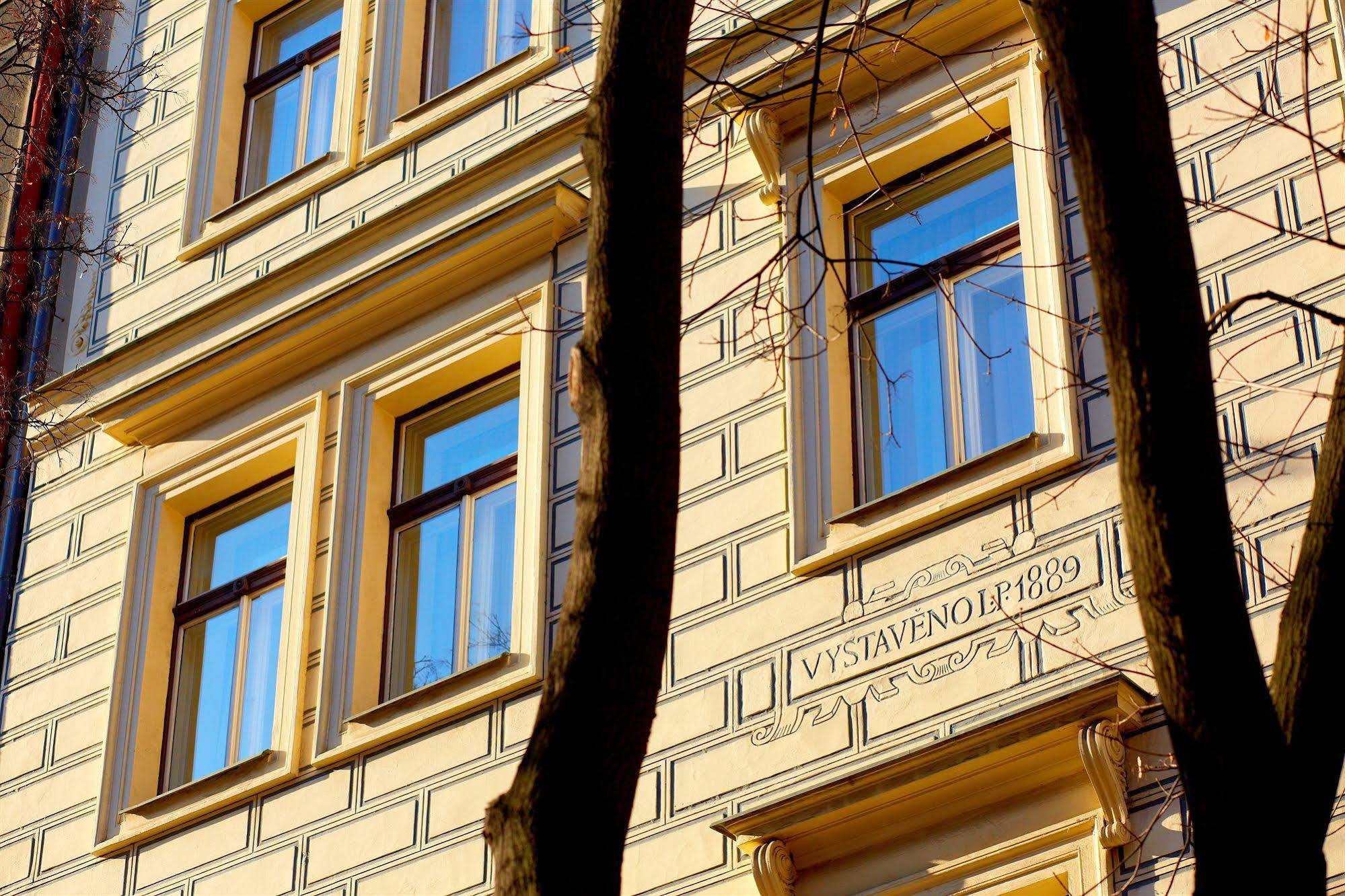 Galerie Royale Hotel Прага Екстериор снимка