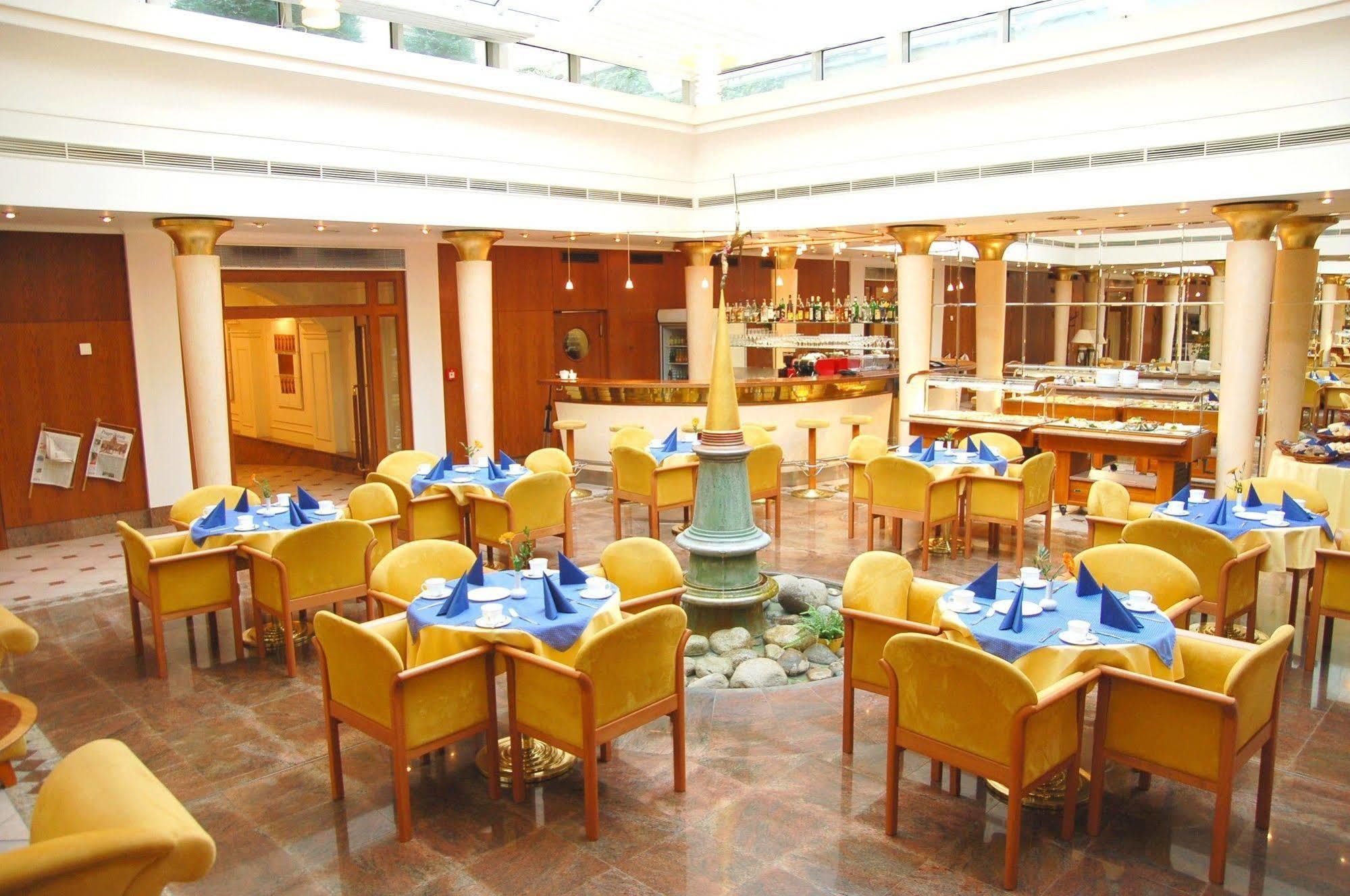 Galerie Royale Hotel Прага Екстериор снимка