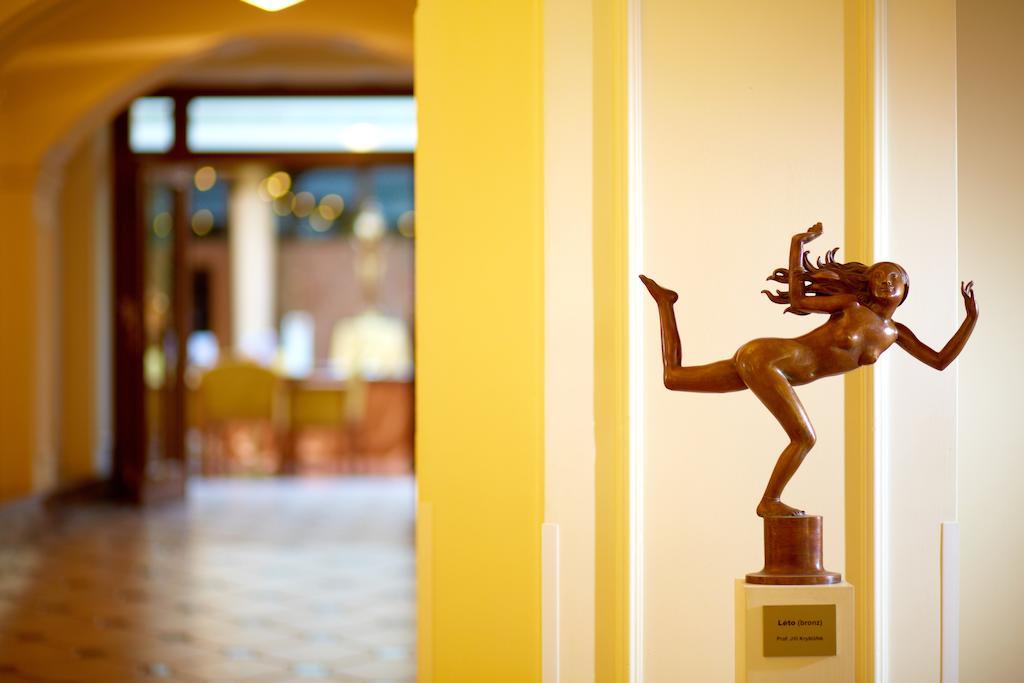 Galerie Royale Hotel Прага Екстериор снимка