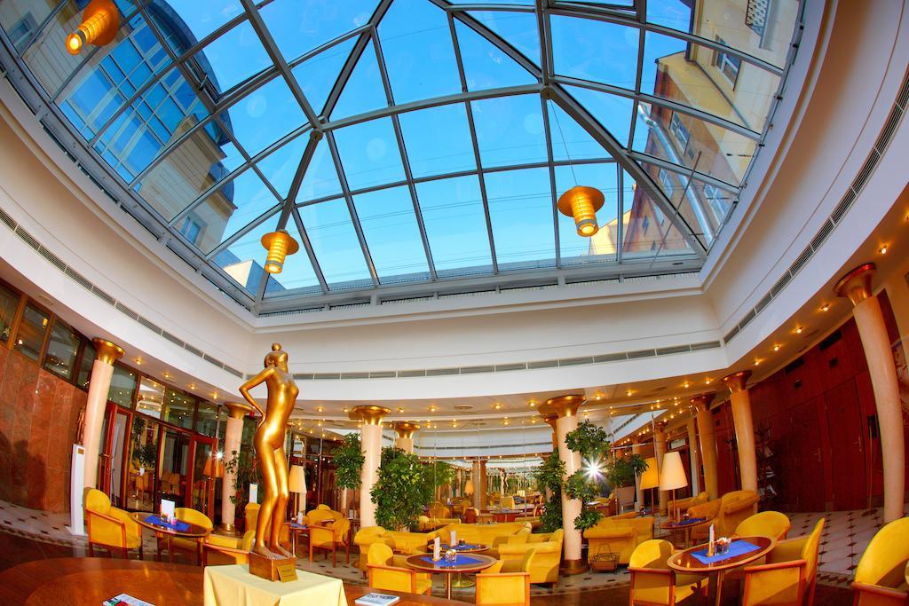 Galerie Royale Hotel Прага Екстериор снимка