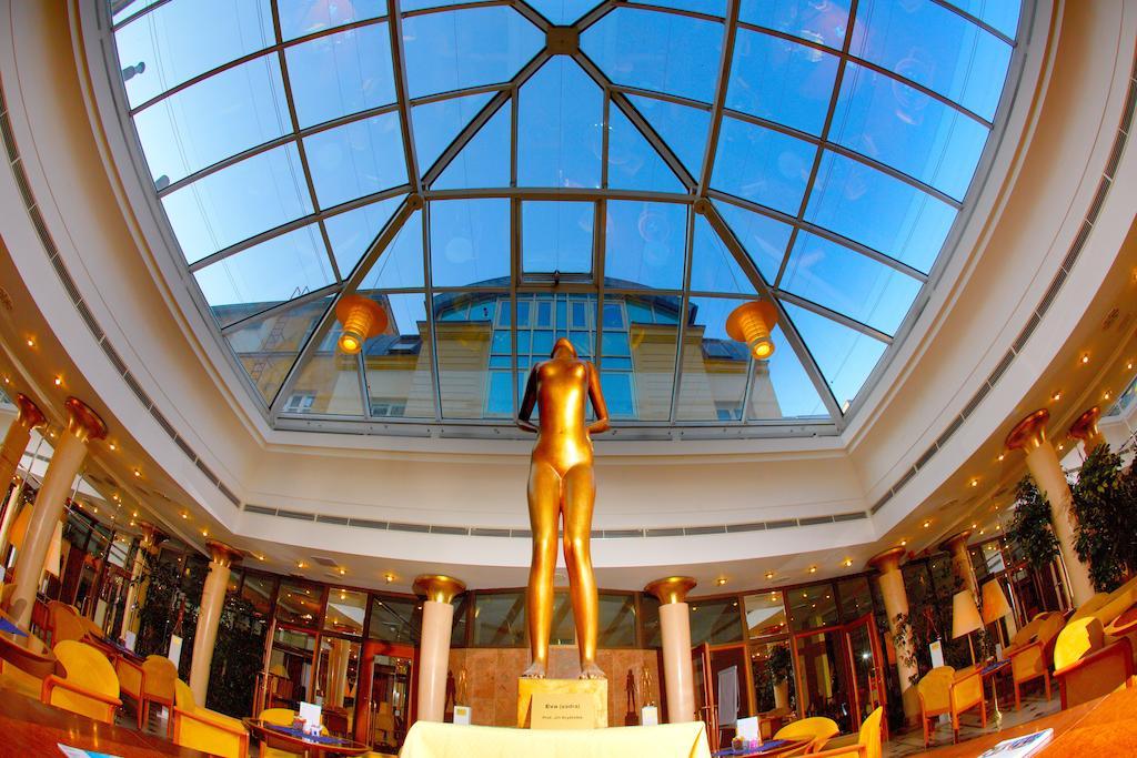 Galerie Royale Hotel Прага Екстериор снимка